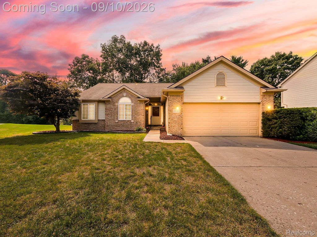 2030 Orchard Court, West Bloomfield charter township