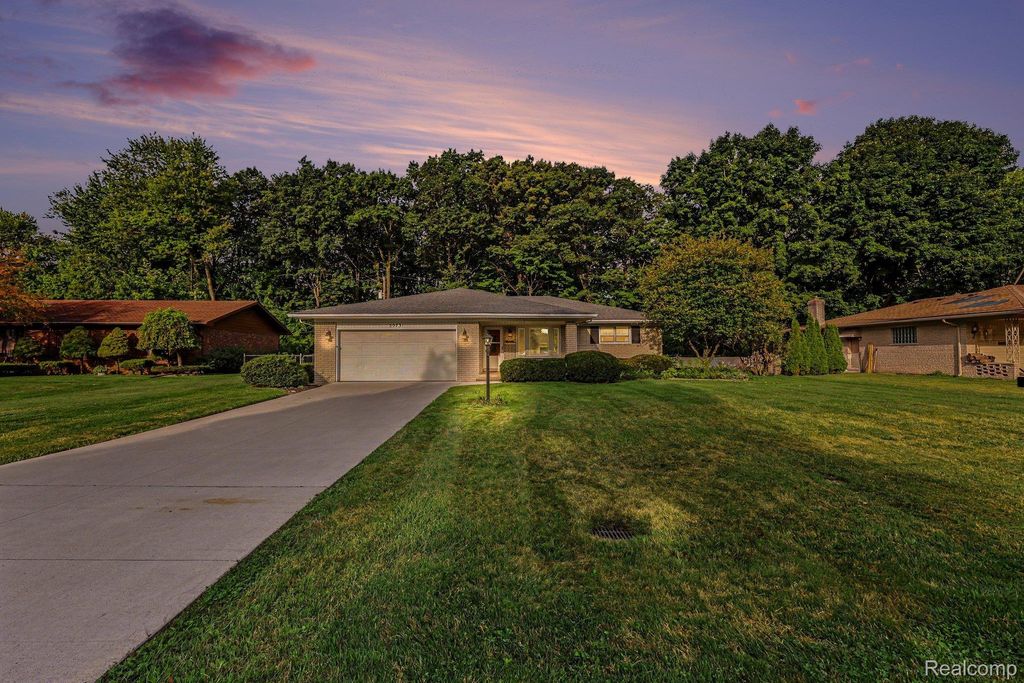 50731 W Shamrock W Street, Chesterfield