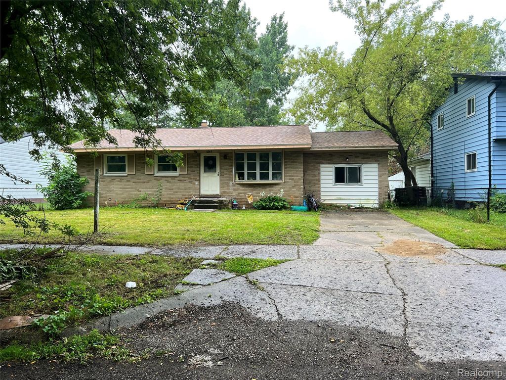 3295 Spring Valley Drive, Flint