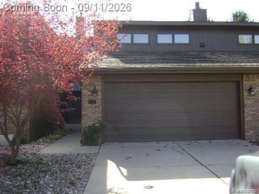 1450 Beaumont Circle, Flushing