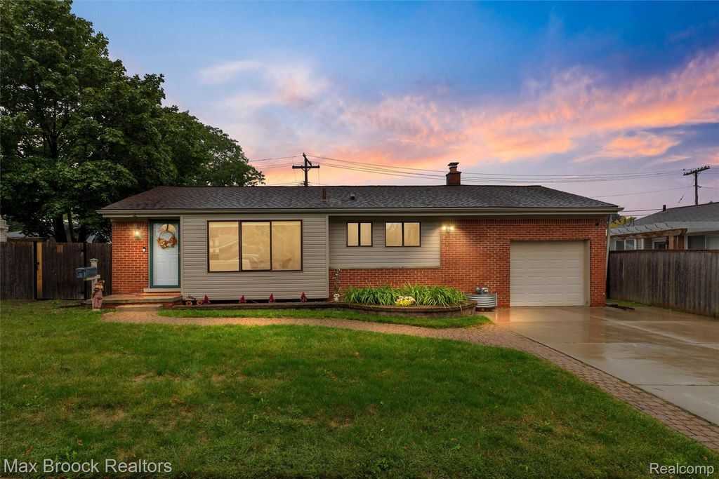 1136 N Selfridge Boulevard, Clawson