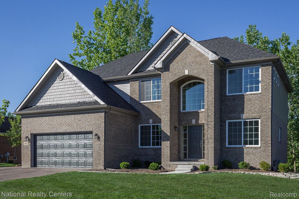 919 Guenevere Drive, Oxford charter township