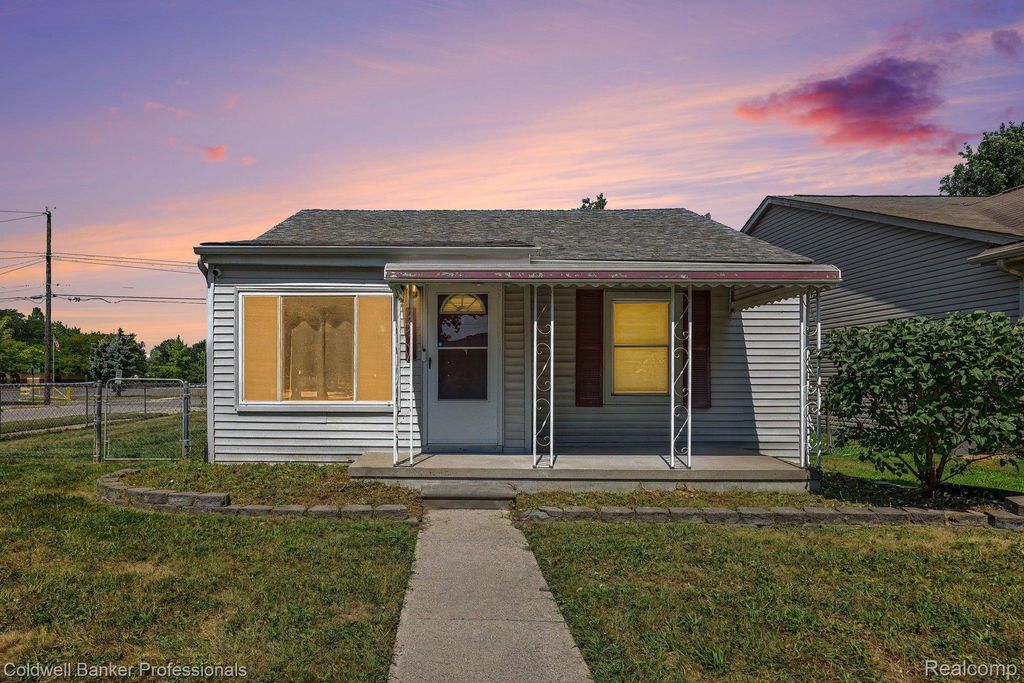 20409 Colman Street, Clinton charter township