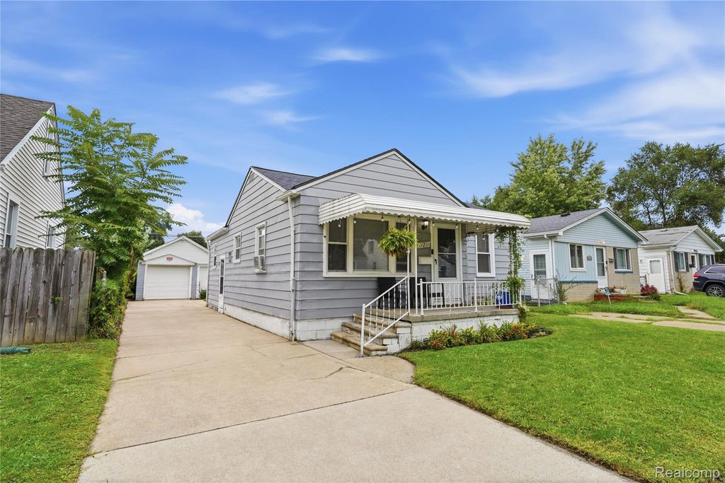 11211 Maxwell Avenue, Warren