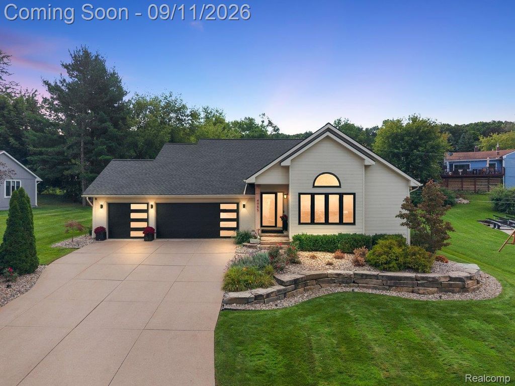 4955 Lakeview Boulevard, Independence charter township