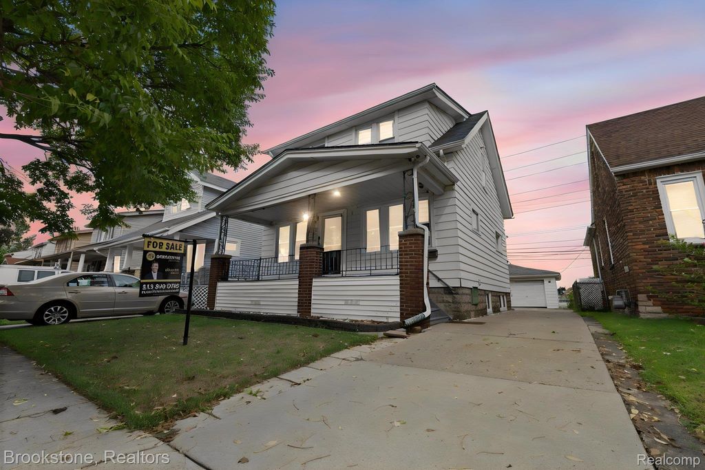 4760 Curtis Street, Dearborn city