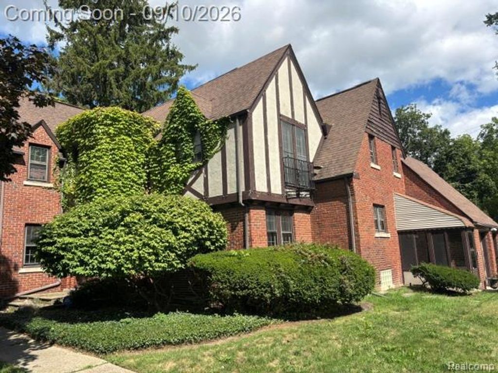 149 Ottawa Drive, Pontiac city