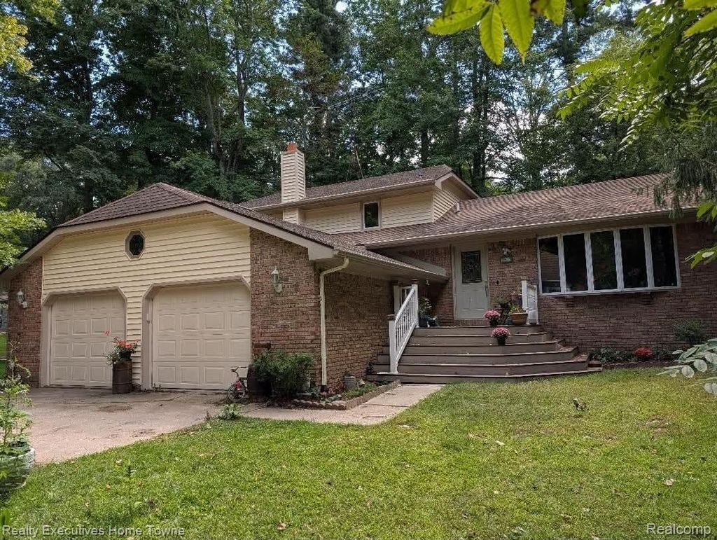 5665 Logging Lane Lane, North Street