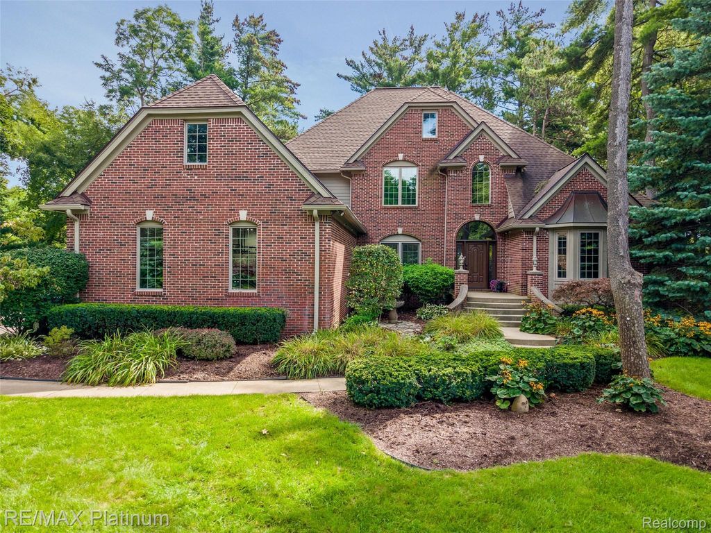 5405 Arbor Bay Court, Genoa township