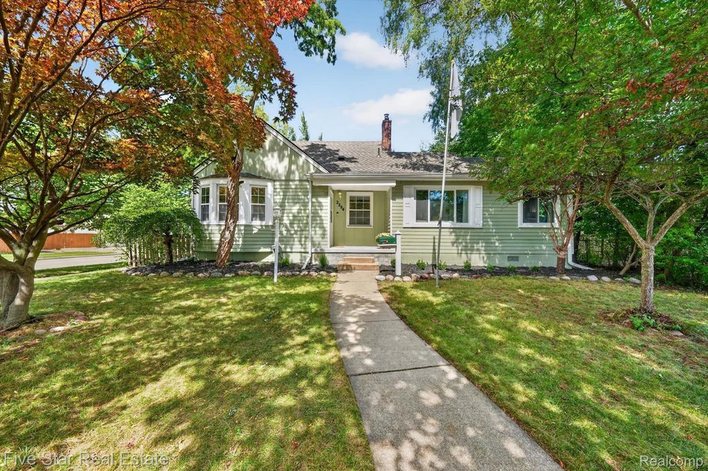 2284 Columbia Road, Berkley