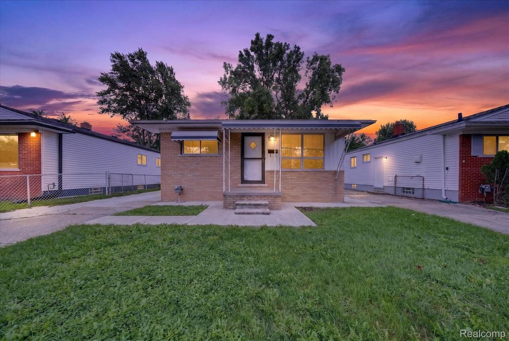 11268 Jewett Avenue, Warren