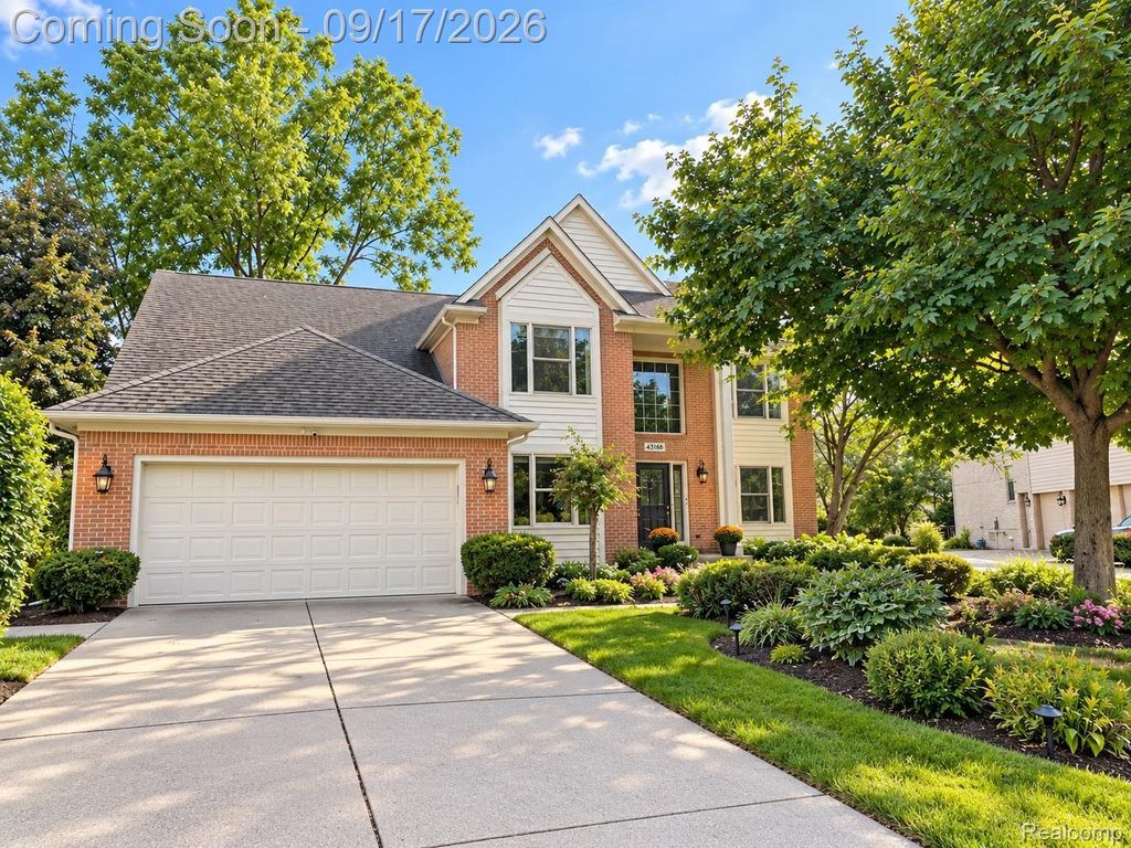 37673 Mckenzie Court, Farmington Hills