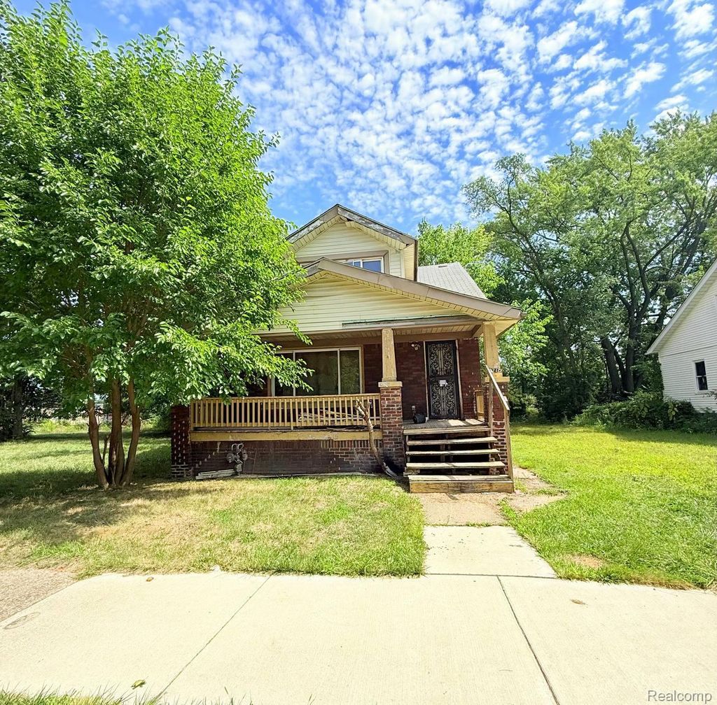 19714 Irvington Street, Highland Park