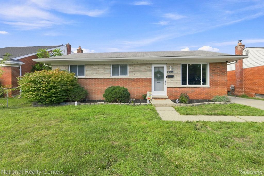 18335 E 13 Mile Road, Fraser city