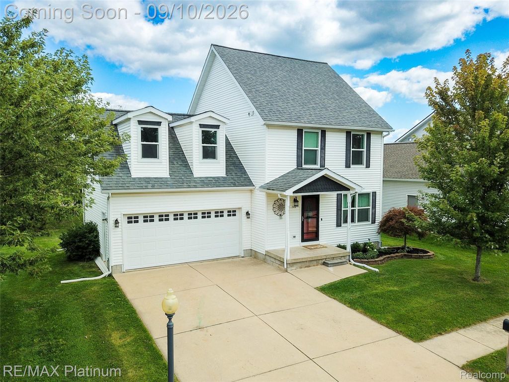 746 Pinegate Drive, Fowlerville village