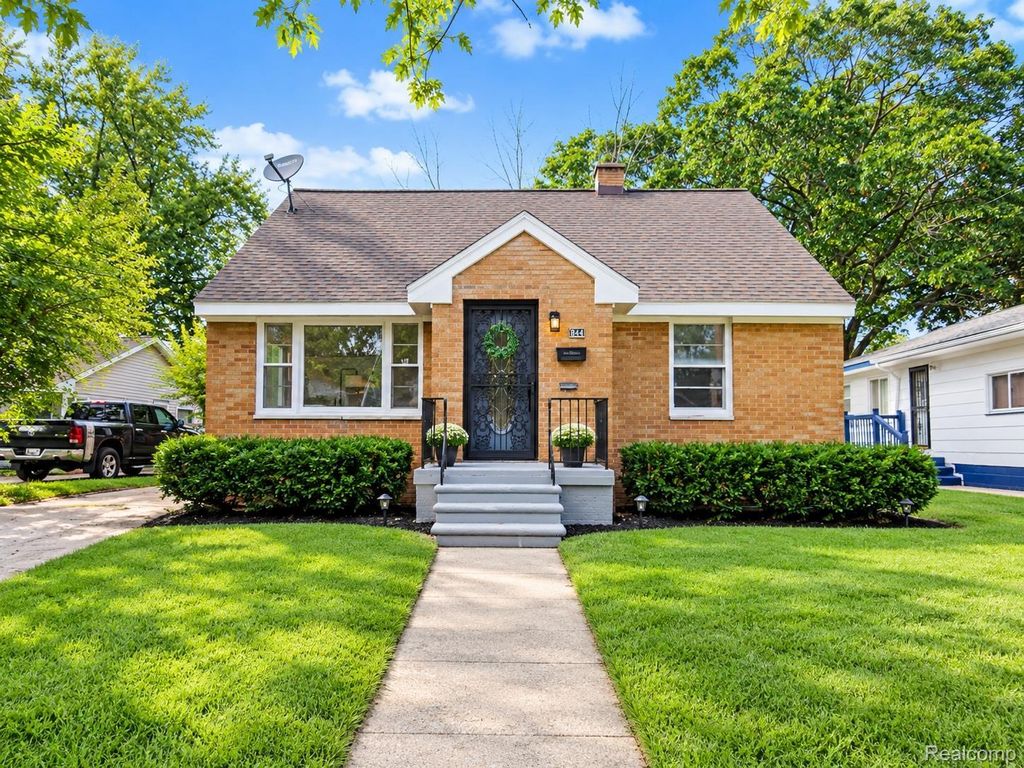 844 Amity Avenue, Muskegon city