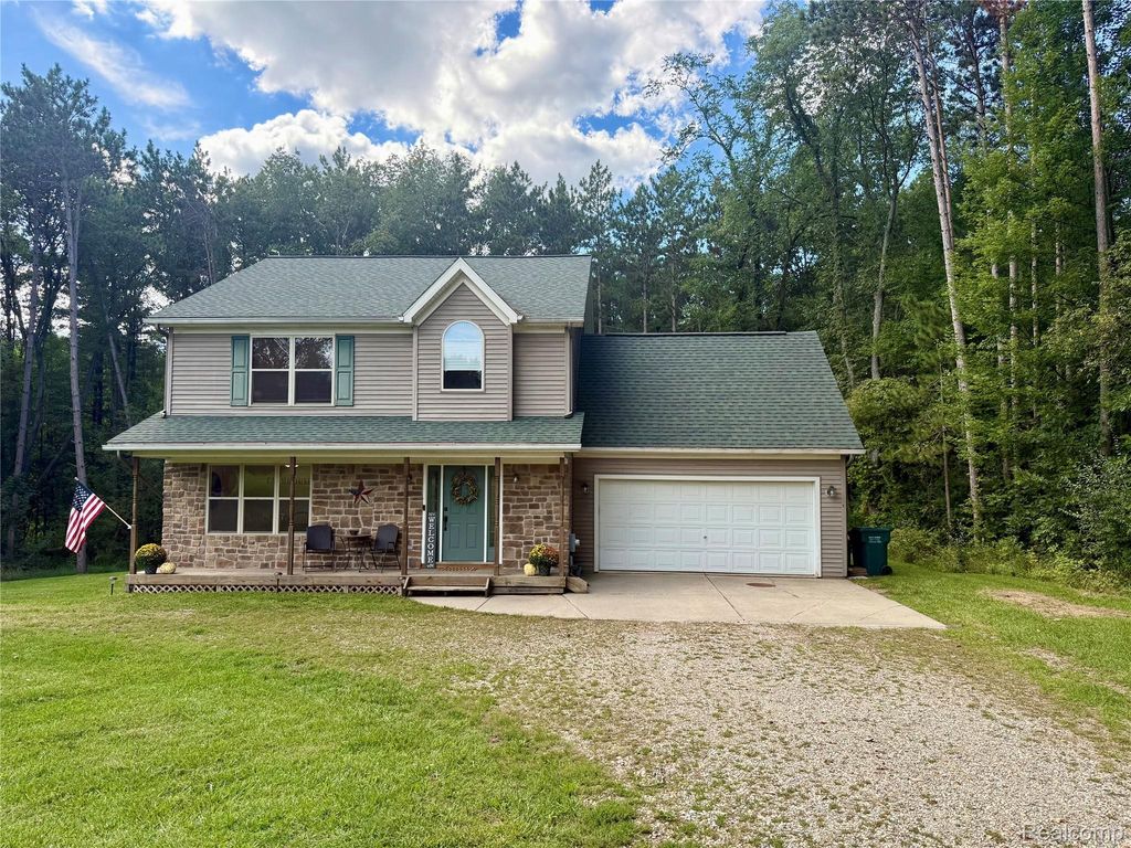 3301 Pine Bluff Court, Columbiaville