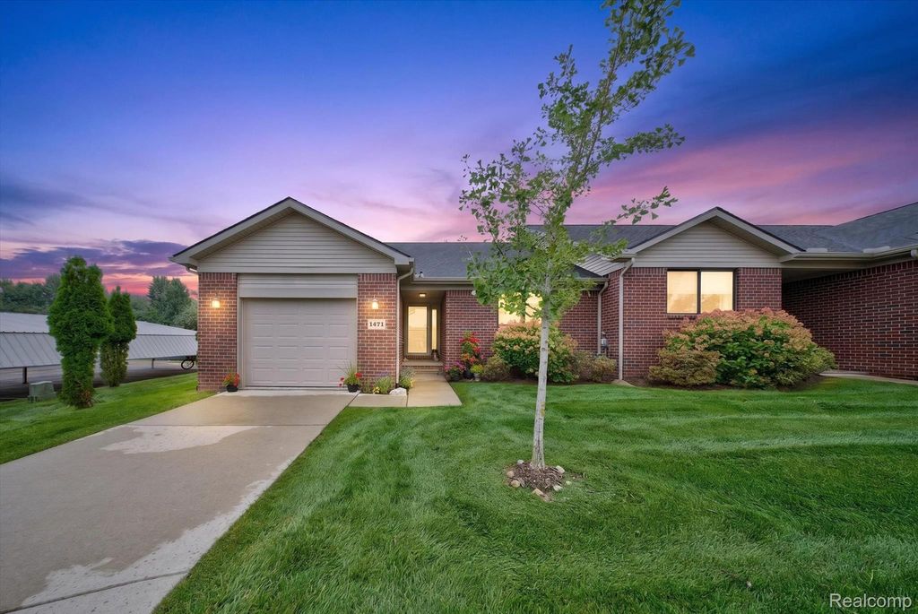 1471 Duncan Court, Chelsea