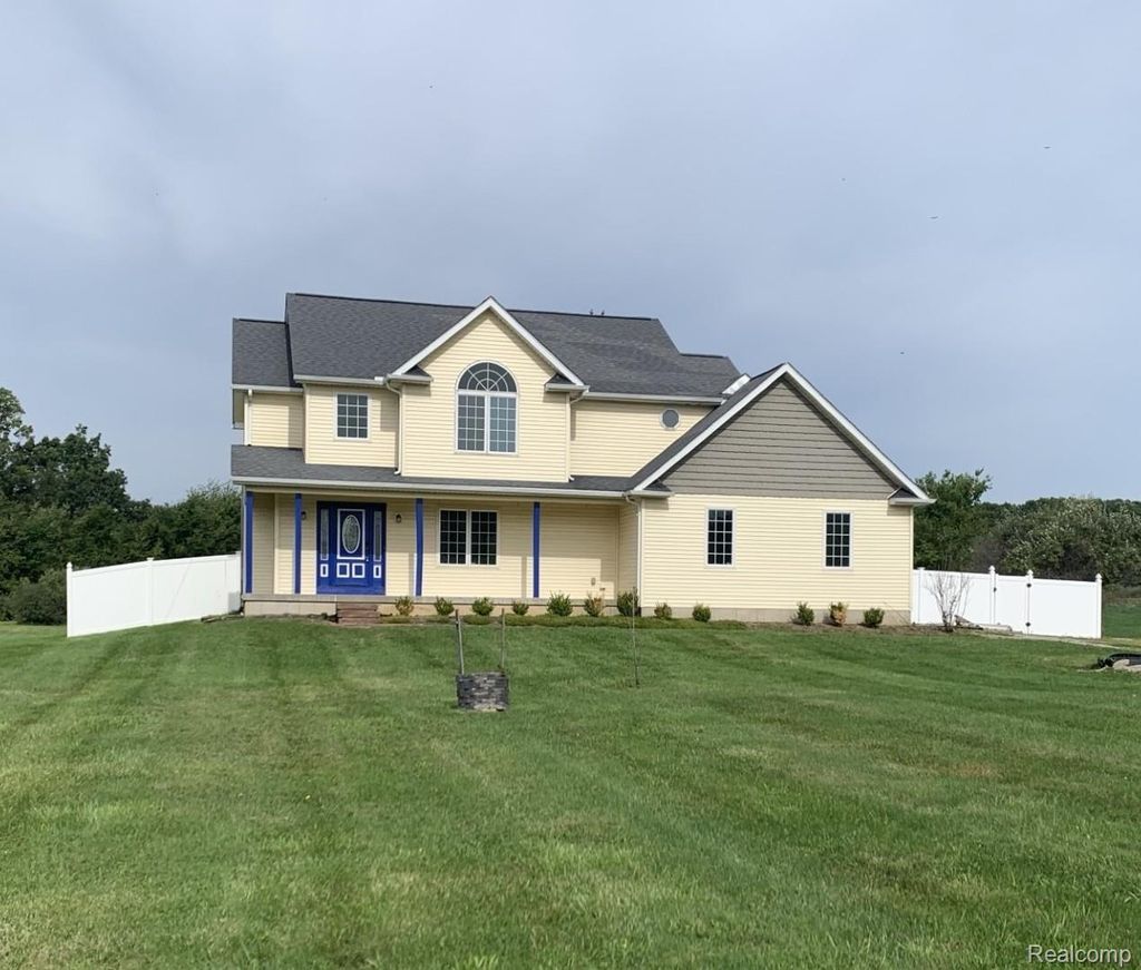 3068 W Cook Road, Mundy township