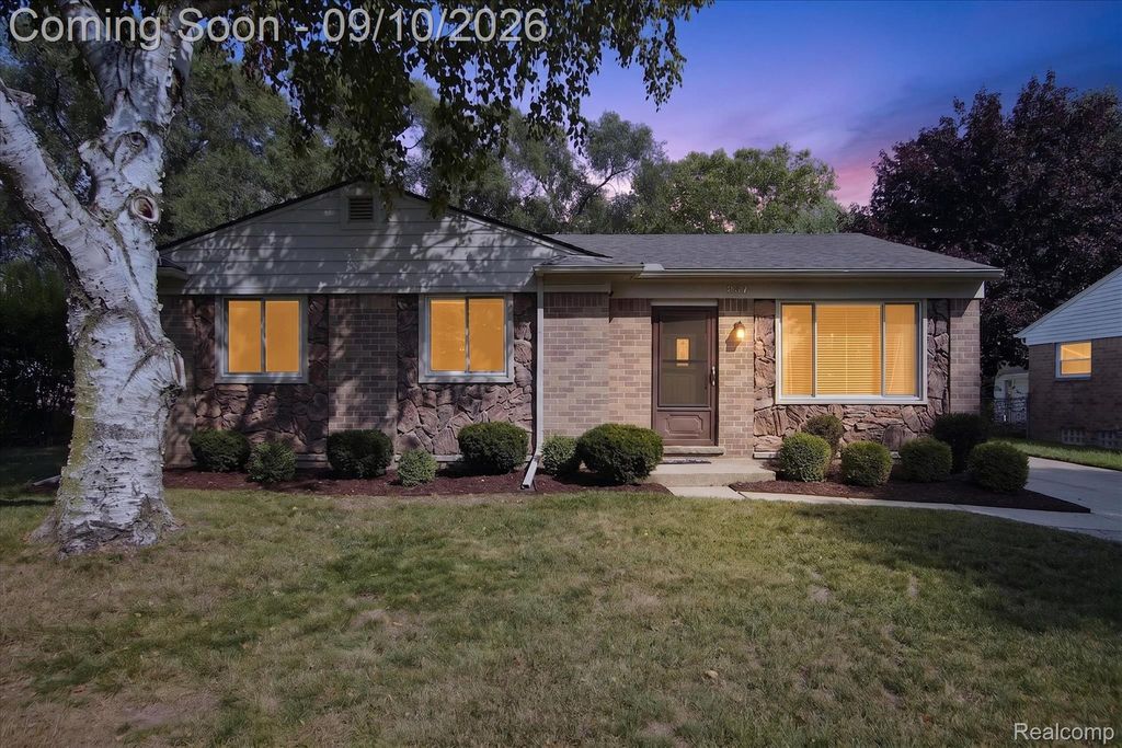 9627 Jackson Street, Van Buren charter township