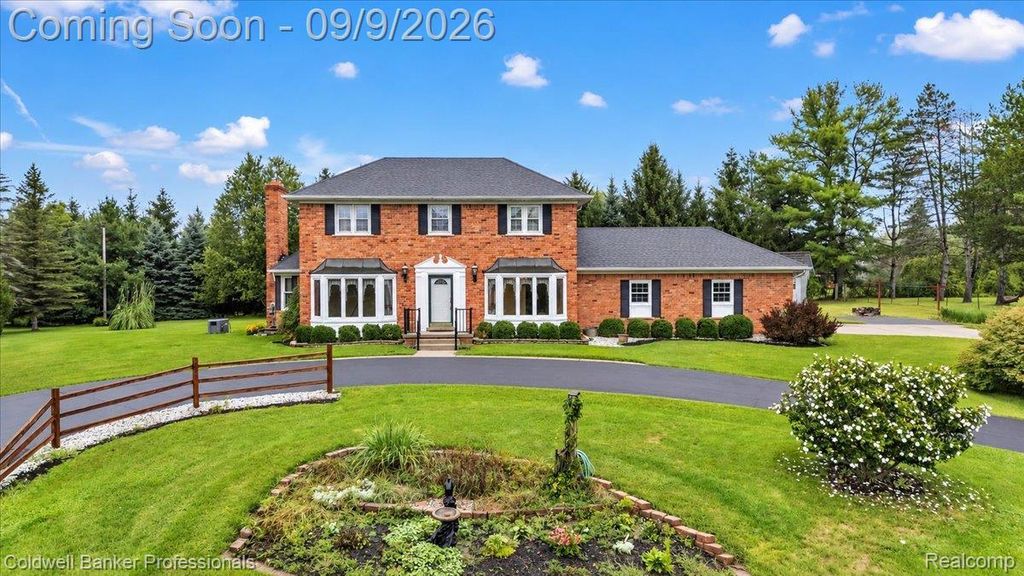 1405 Mckail Road, Addison township