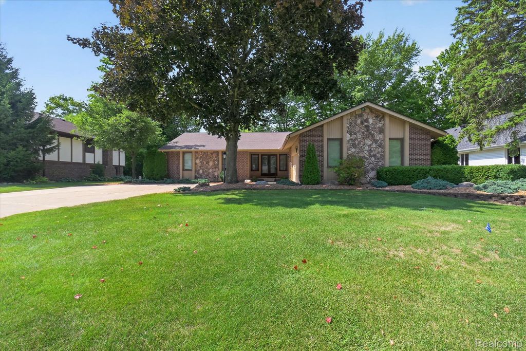 21975 Meridian Lane, Novi
