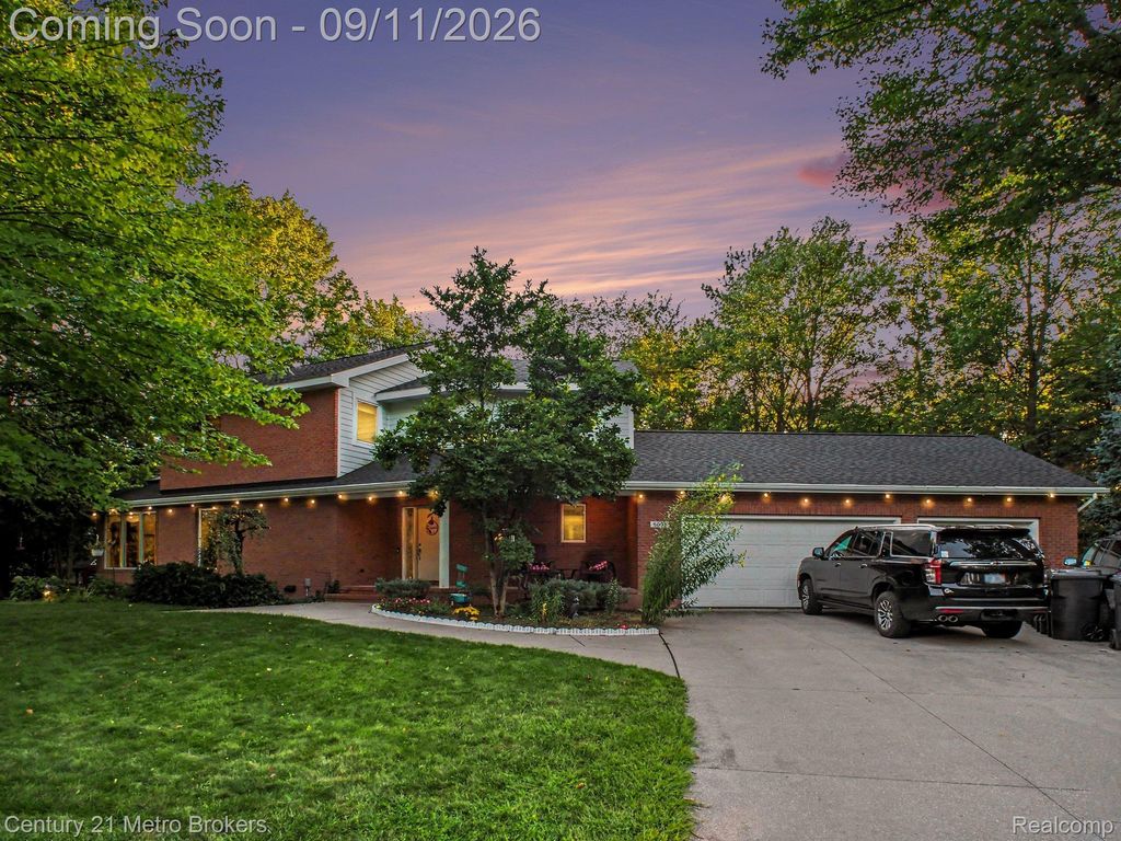 6003 Evergreen Street, Midland city