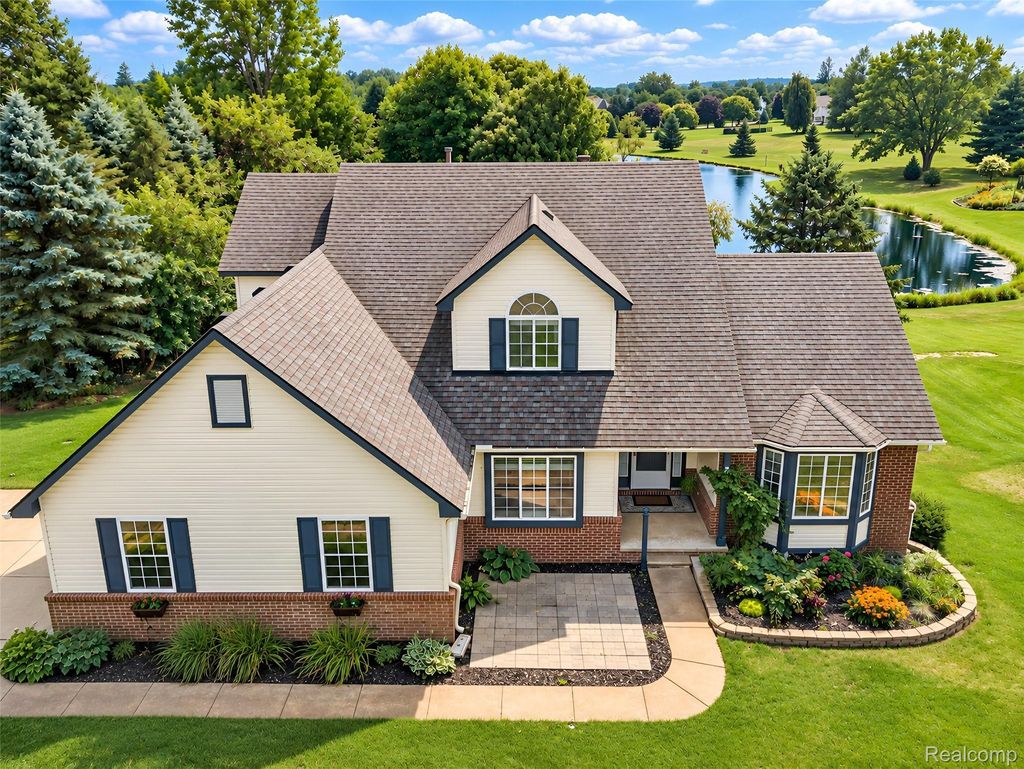 221 Maplewood Drive, Clarkston