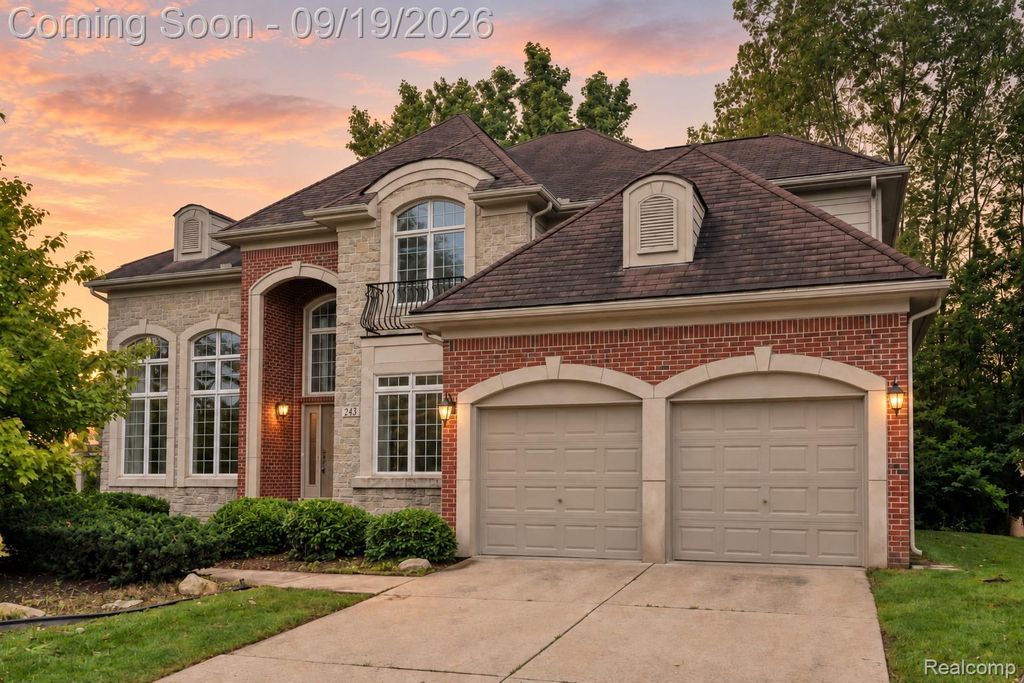 24371 Cavendish Avenue W, Novi