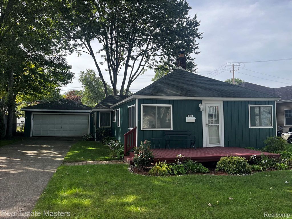 3001 Maplewood Drive, Fort Gratiot charter township