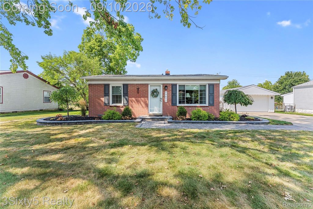 25674 Maywood Street, Woodhaven city