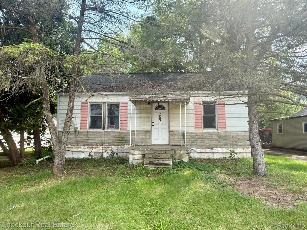 257 W State Street, Montrose city