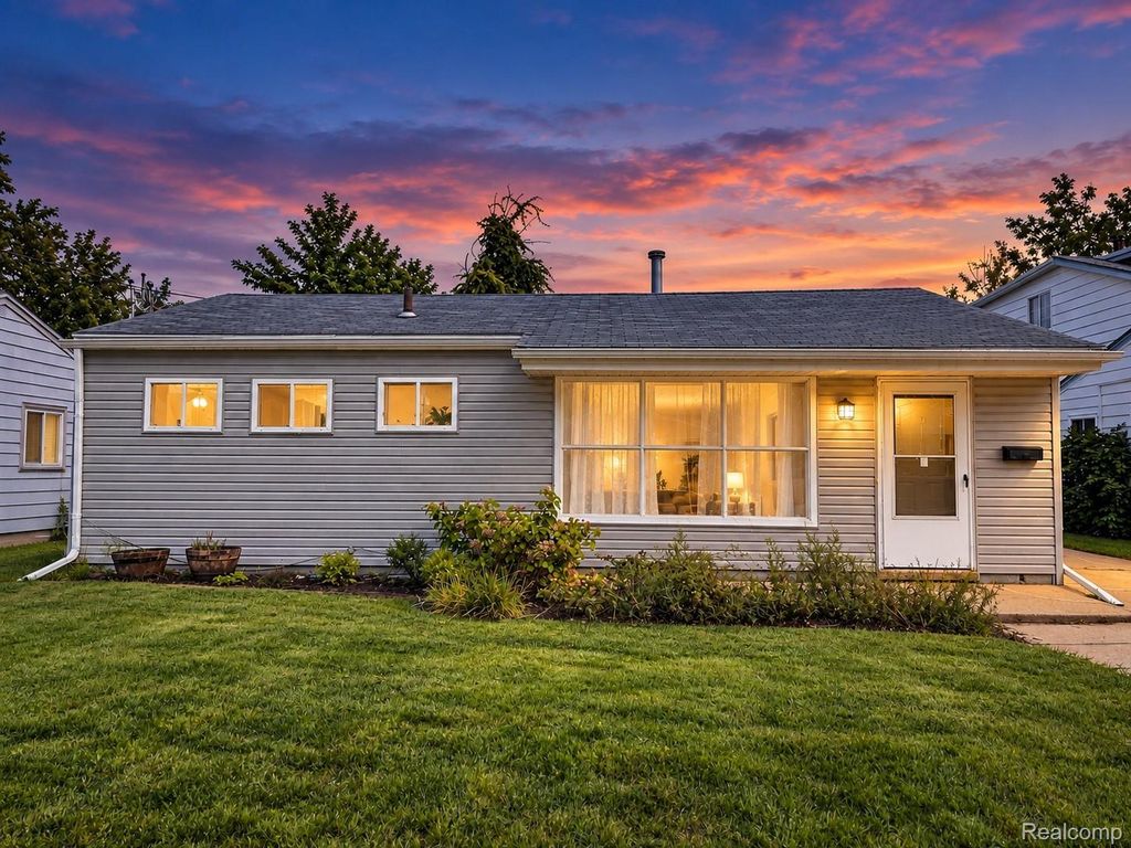 1615 E Greig Avenue, Madison Heights city