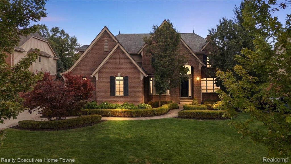2919 Addison Circle N, Oakland charter township
