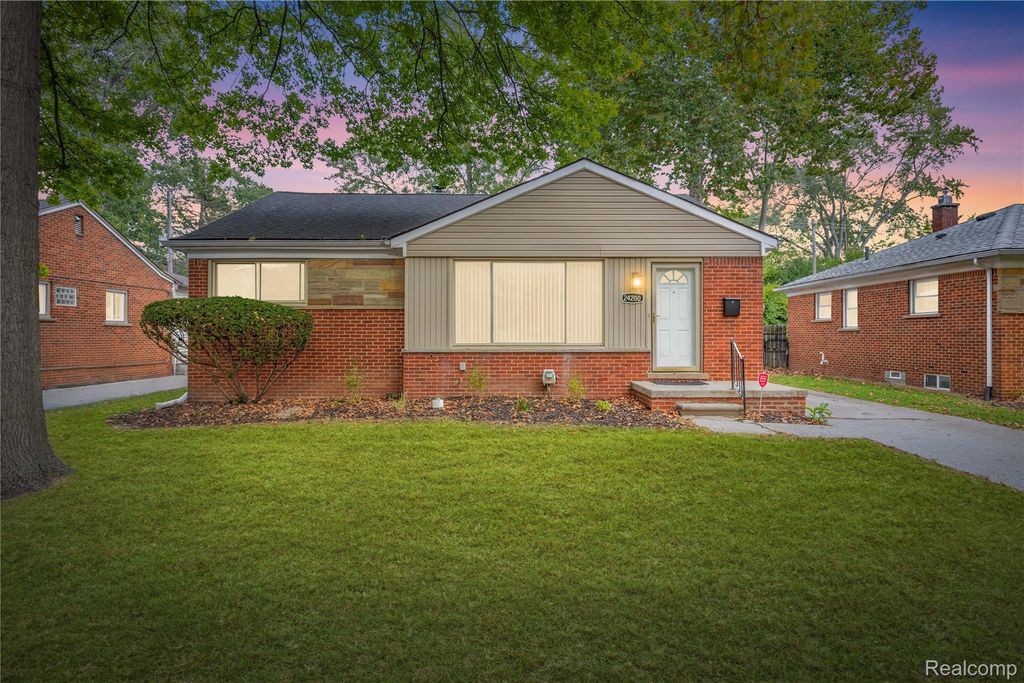 24200 Westhampton Street, Oak Park city