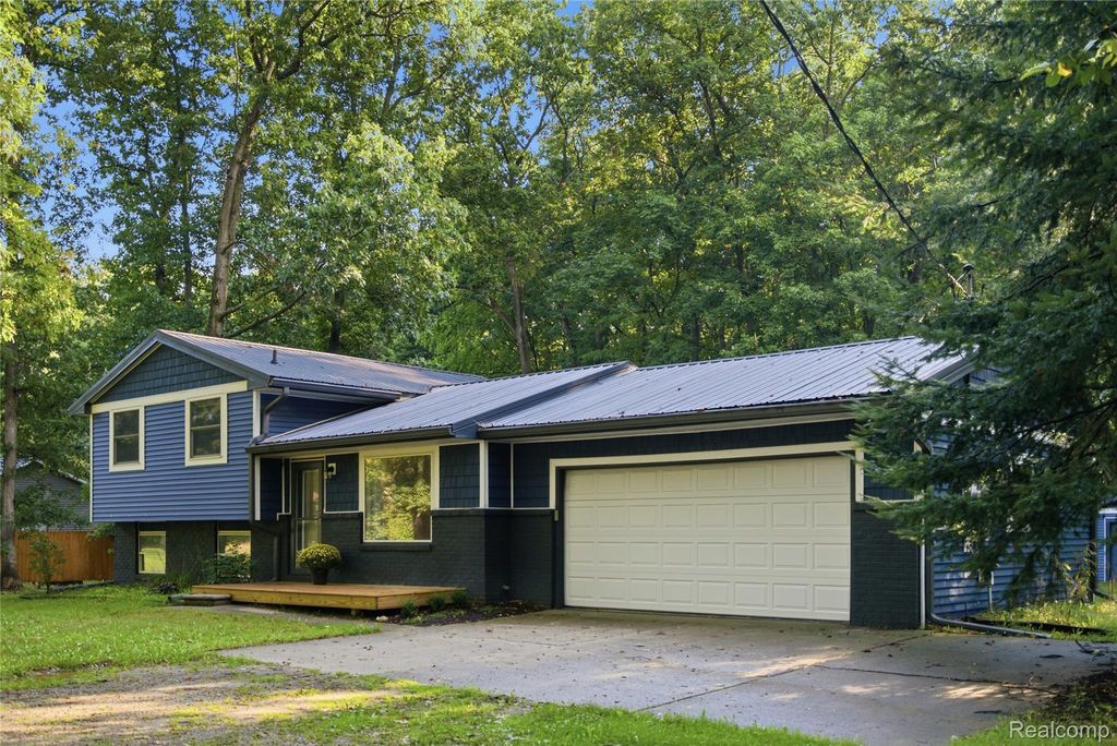 19305 Taylor Lake Road, Holly