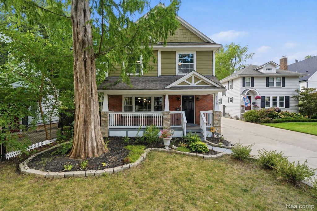 1223 Greenleaf Drive, Royal Oak