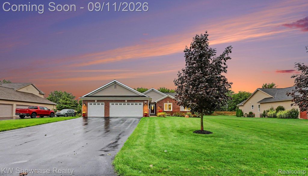 349 Corkwood Drive, Brandon charter township