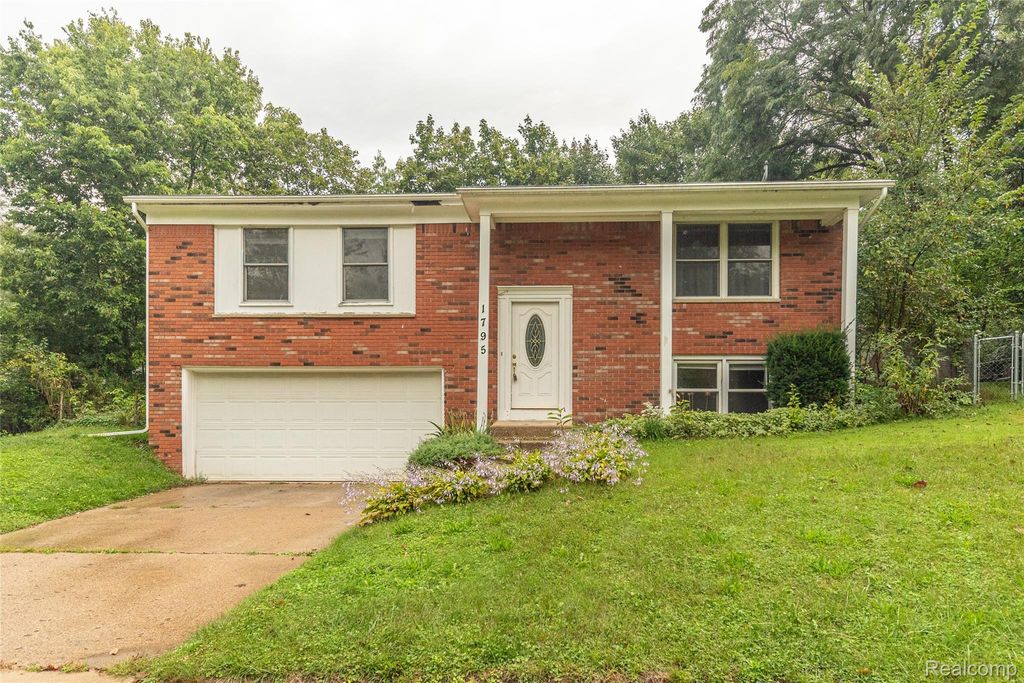 1795 David Court, Ann Arbor