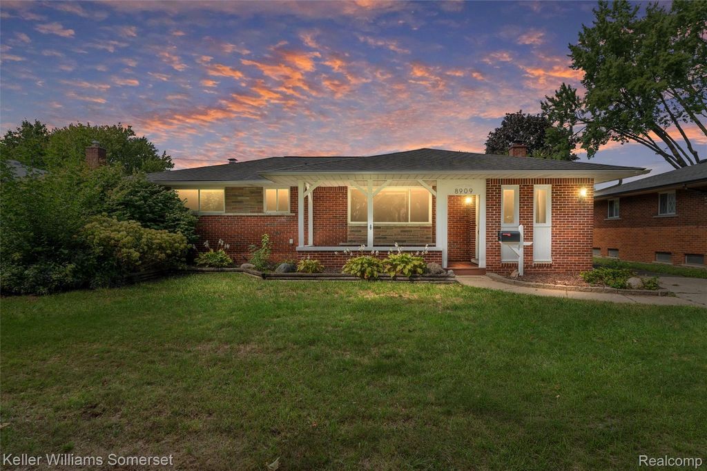 8909 Shannon Drive, Sterling Heights