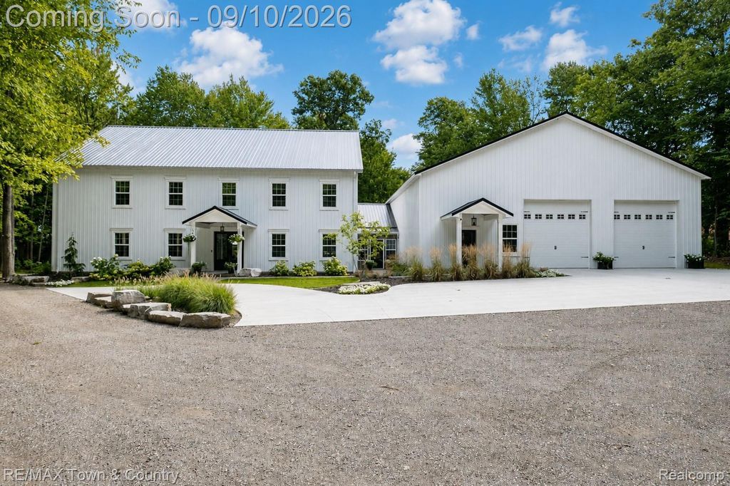 5709 N Herd Road, Hadley township