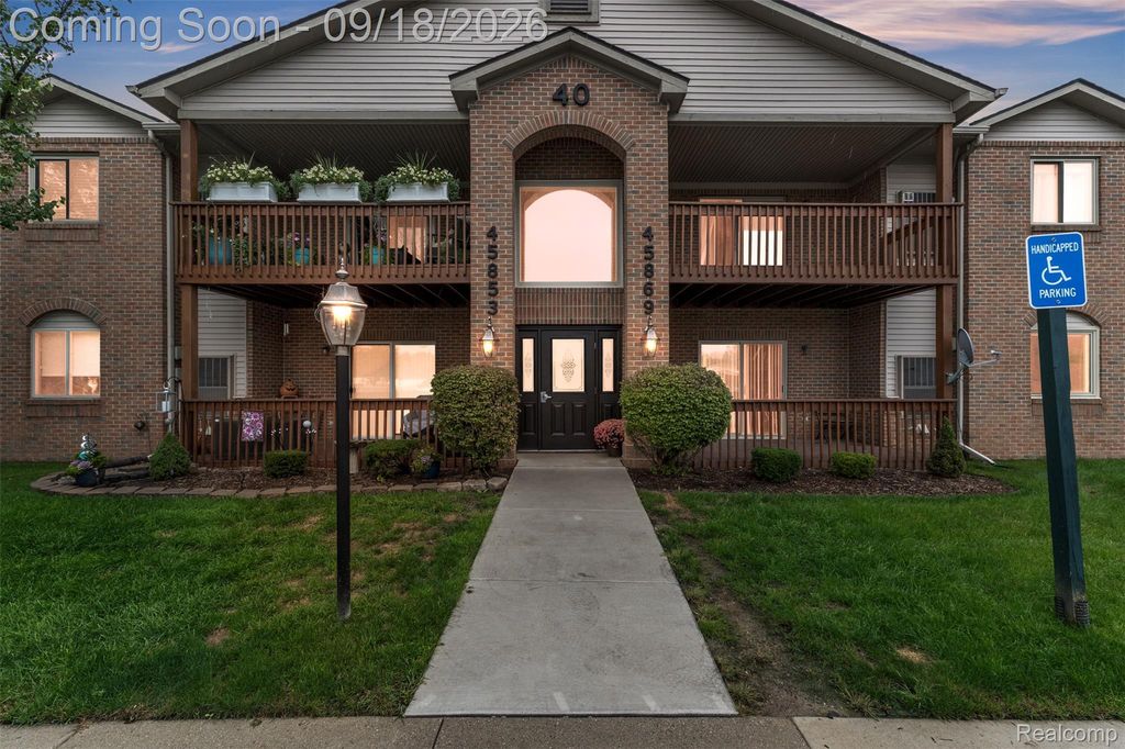 45857 Purple Sage Court, Van Buren Twp
