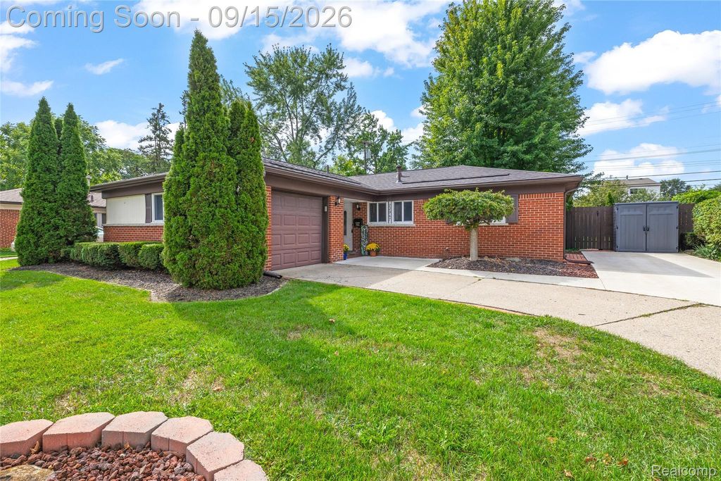 22947 Tuck Road, Farmington Hills