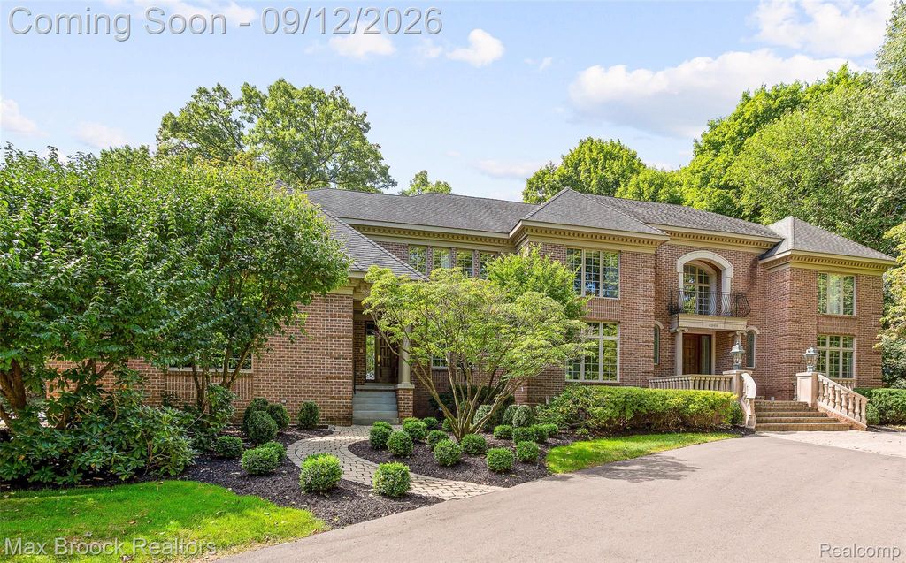 4966 Stoneleigh Road, Bloomfield charter township