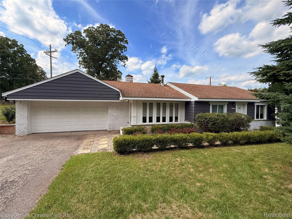 4166 Middledale Avenue, West Bloomfield charter township