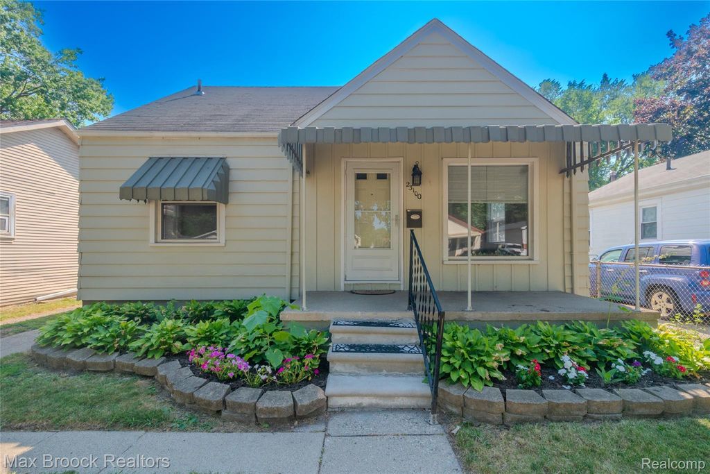 23100 Hoover Avenue, Hazel Park city