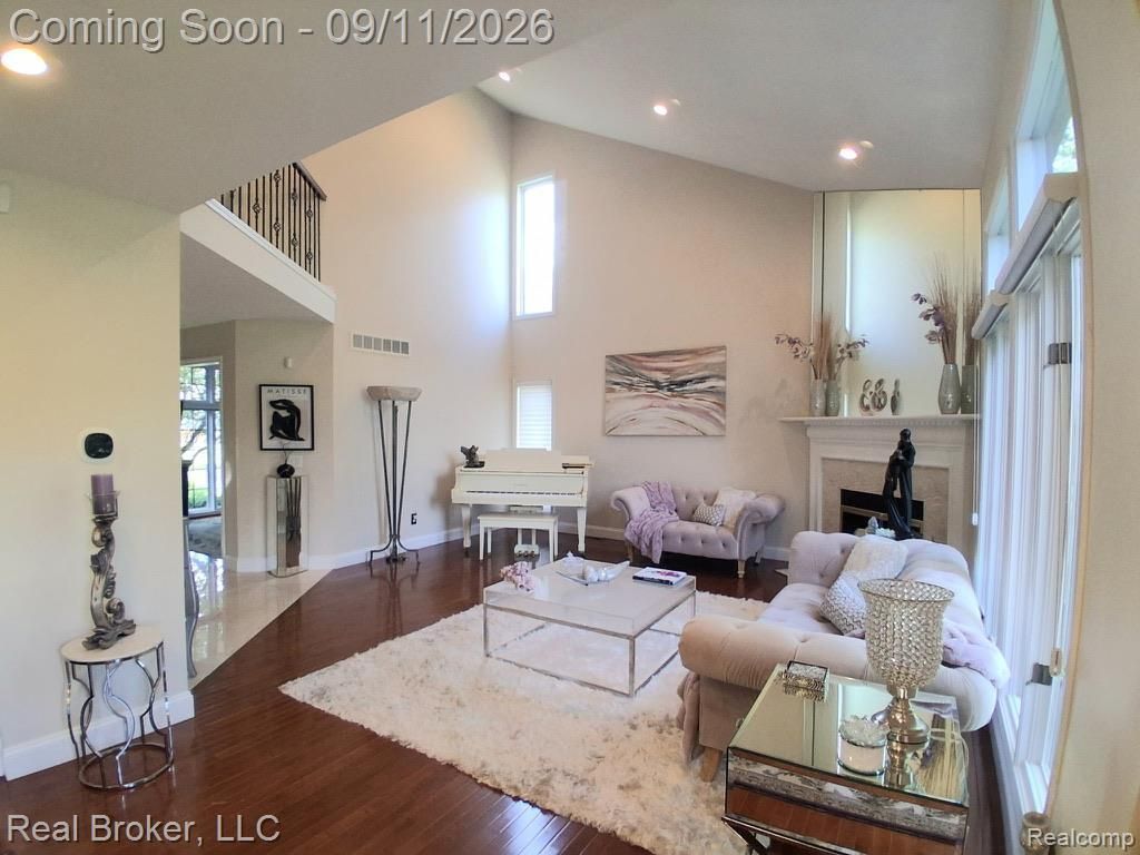 37814 Avon Lane, Farmington Hills city