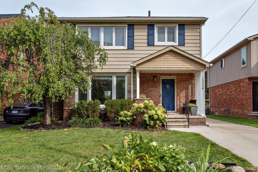 13334 Winchester Avenue, Huntington Woods