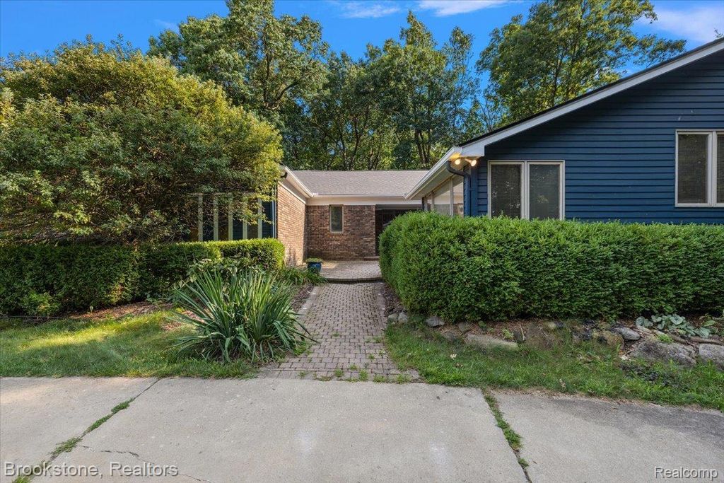 430 Rissman Lane, Groveland township