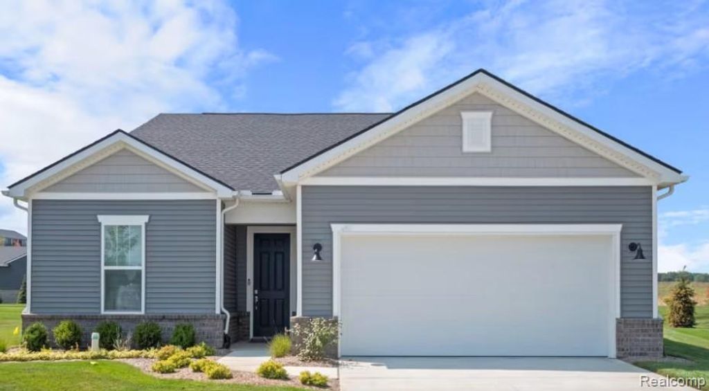 2095 Marigold Way, Milford charter township
